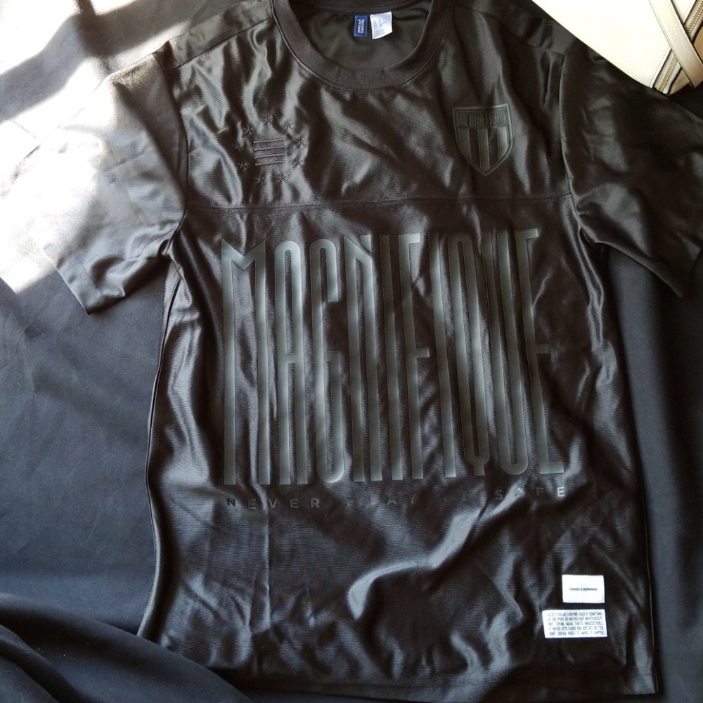 Street wear MAGNIFIQUE,  Sporty top